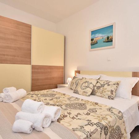 Lovely Home In Split With Jacuzzi Esterno foto