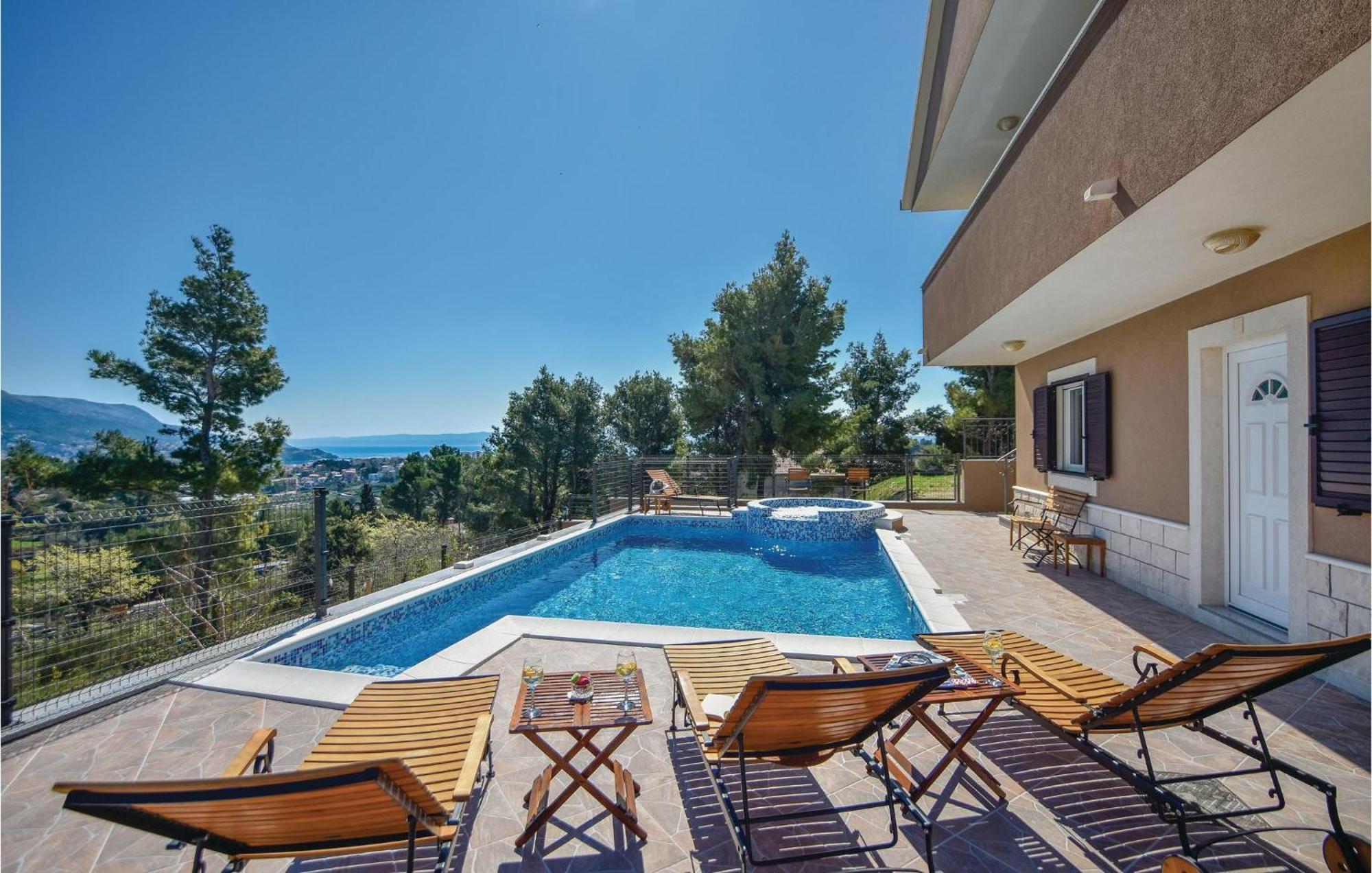 Lovely Home In Split With Jacuzzi Esterno foto