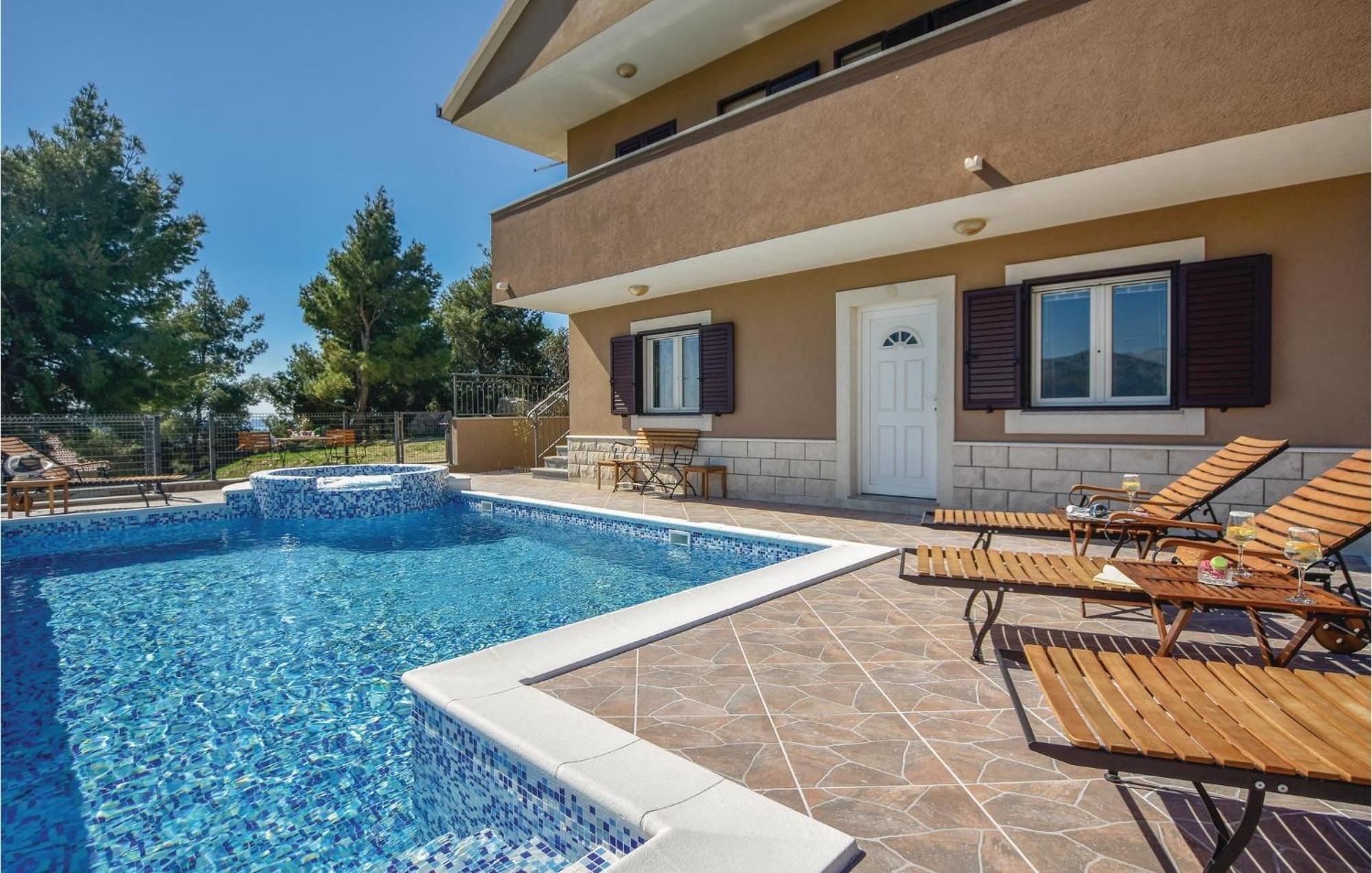Lovely Home In Split With Jacuzzi Esterno foto