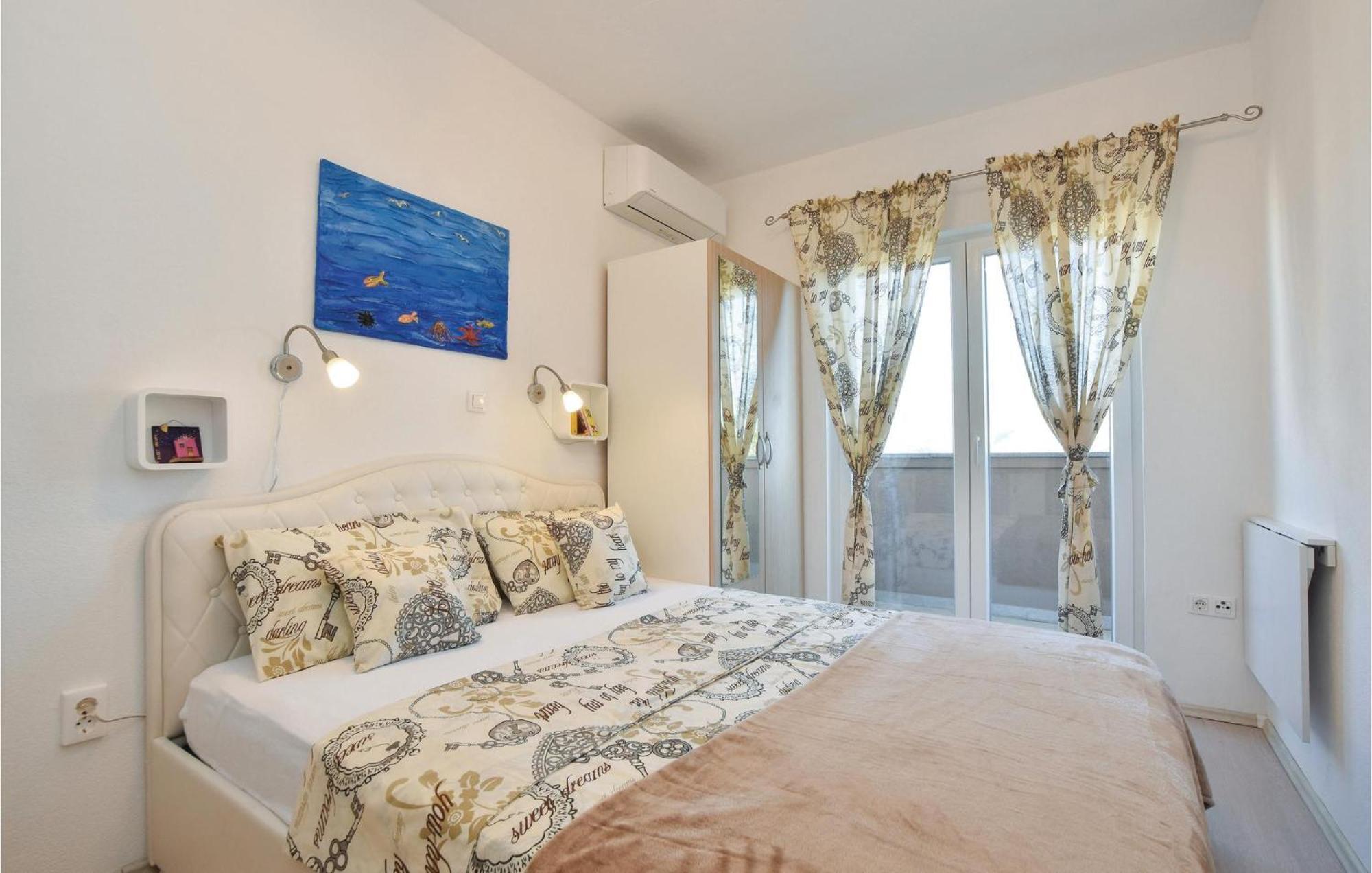 Lovely Home In Split With Jacuzzi Esterno foto