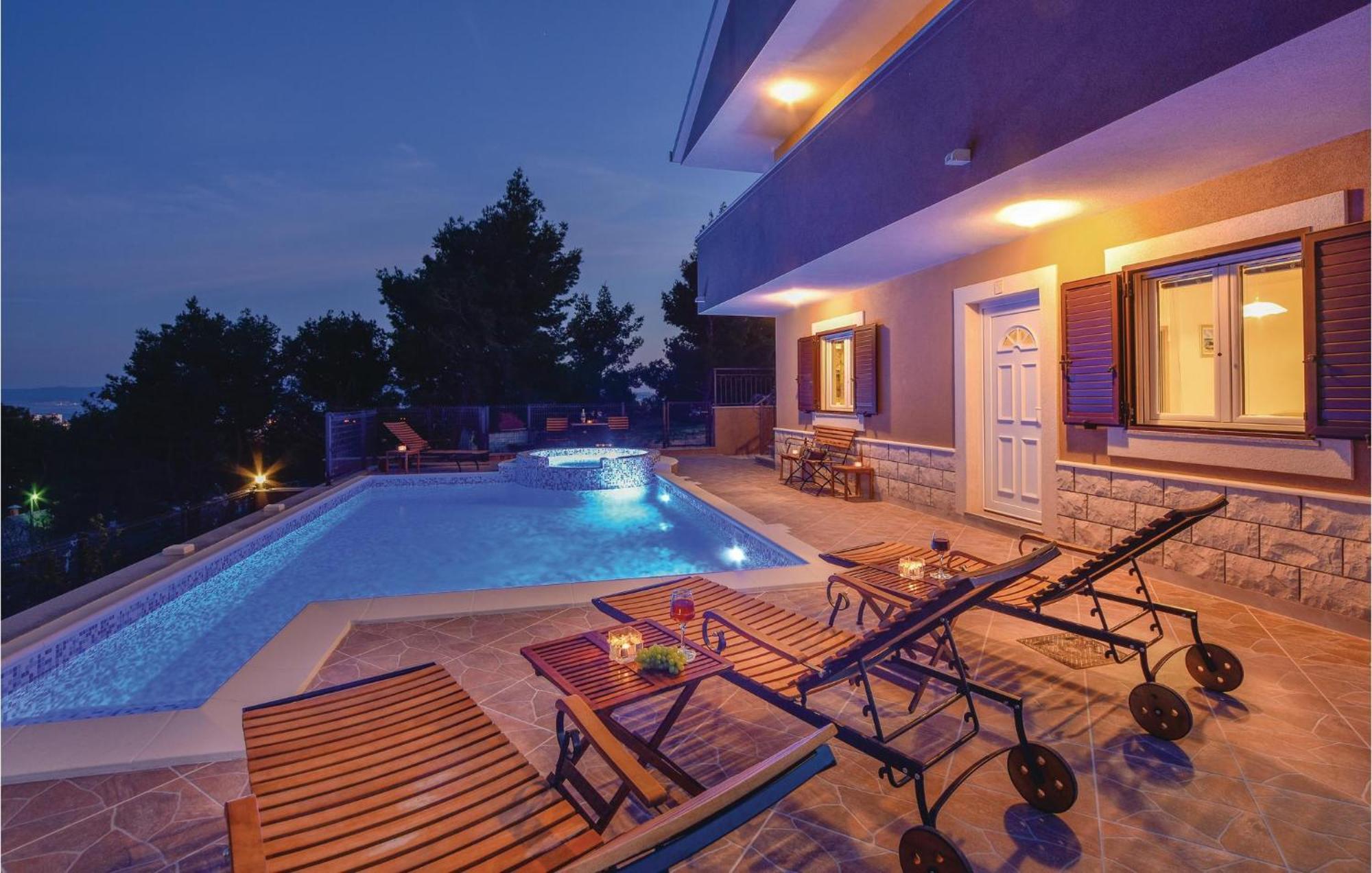 Lovely Home In Split With Jacuzzi Esterno foto