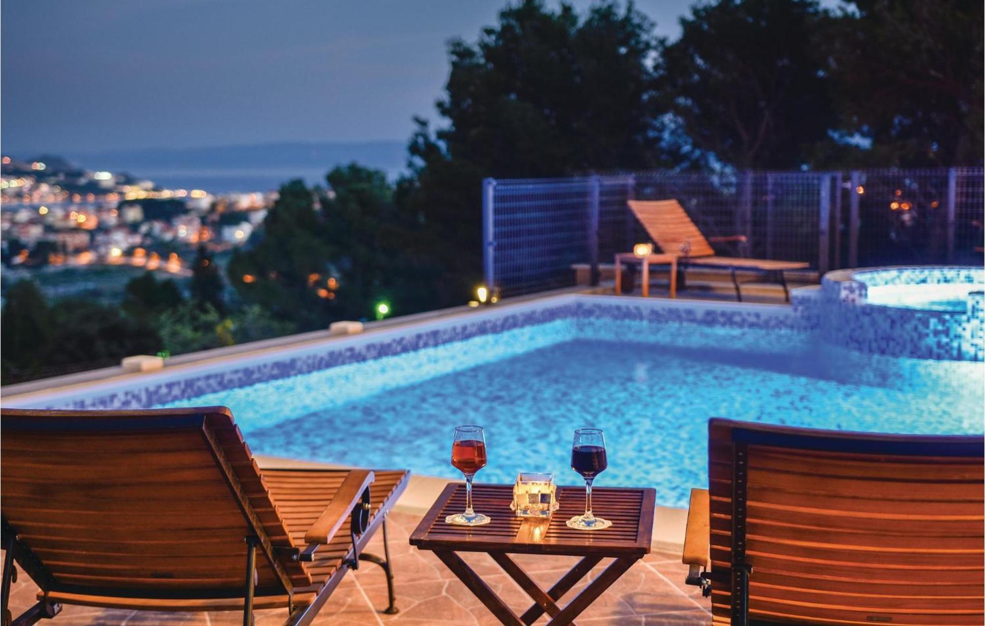 Lovely Home In Split With Jacuzzi Esterno foto