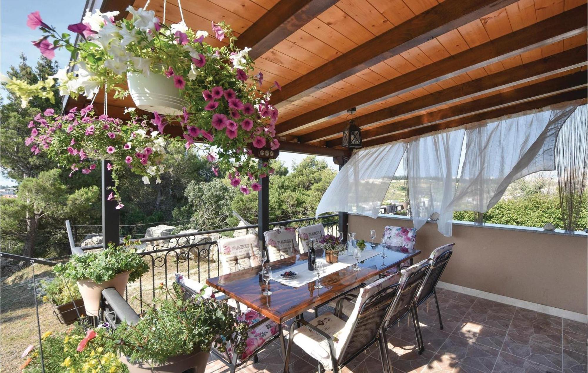 Lovely Home In Split With Jacuzzi Esterno foto