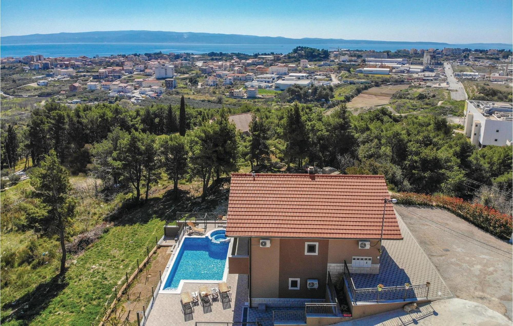 Lovely Home In Split With Jacuzzi Esterno foto