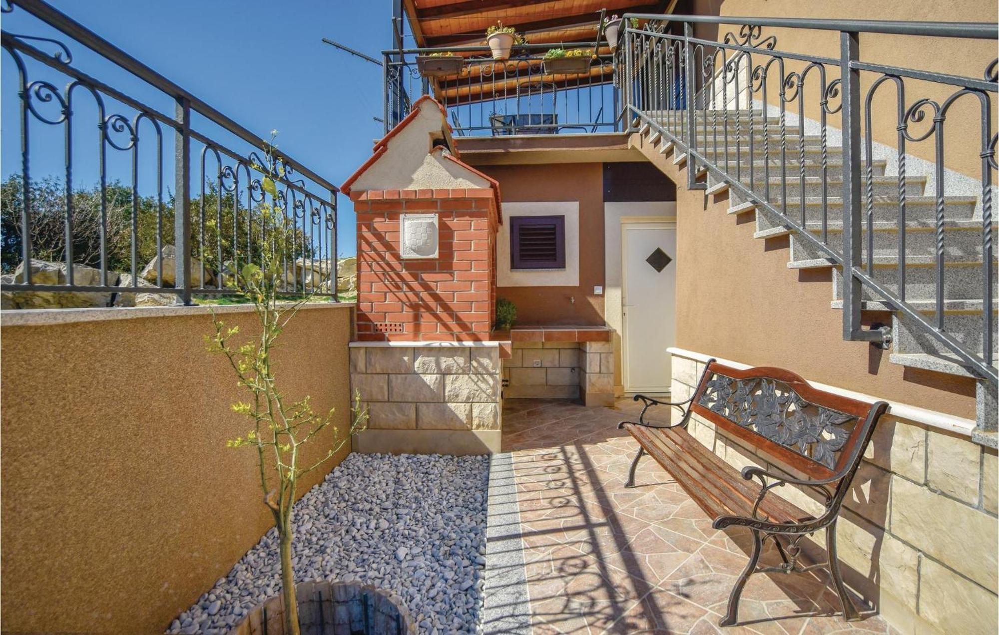 Lovely Home In Split With Jacuzzi Esterno foto