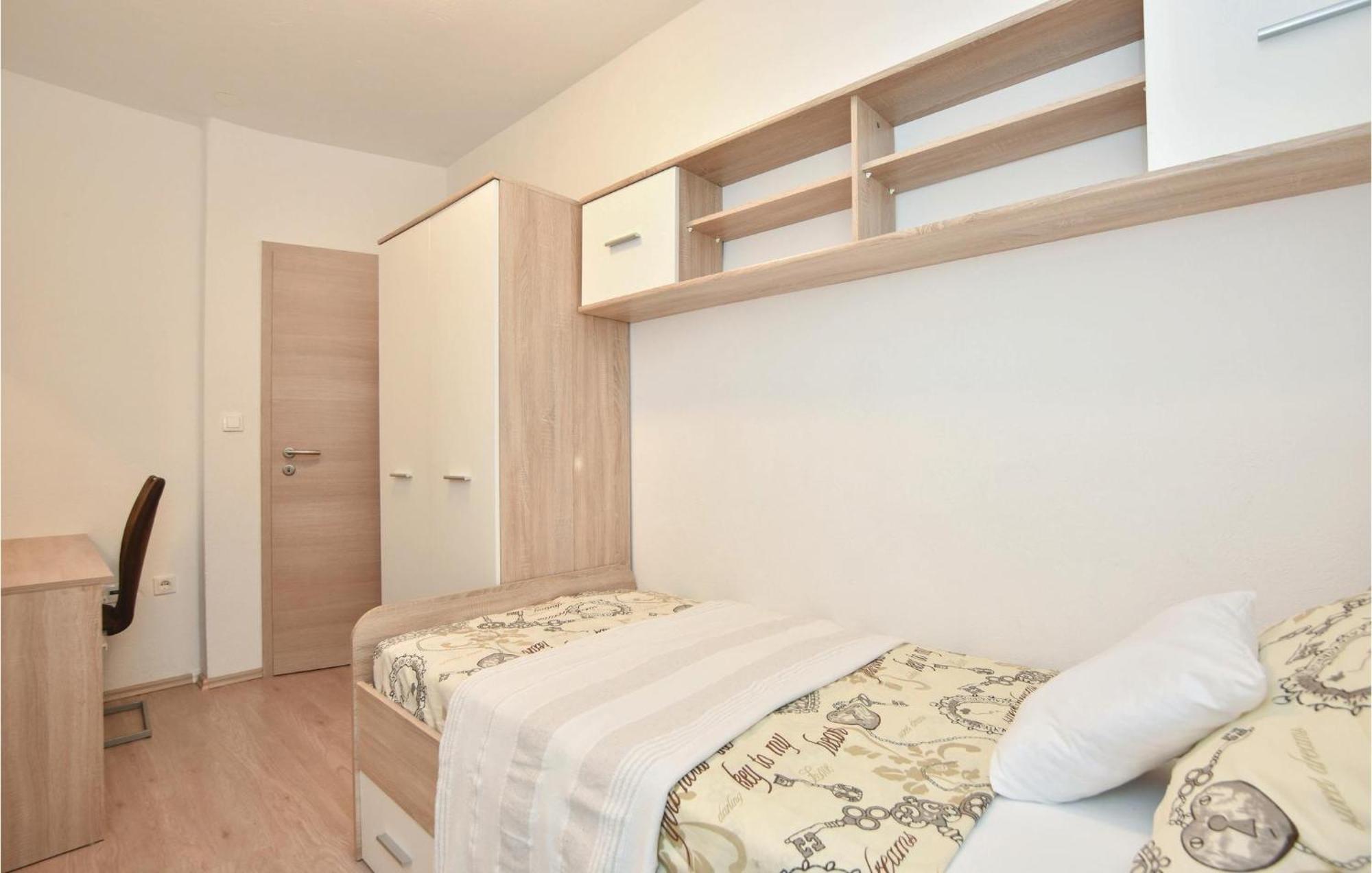 Lovely Home In Split With Jacuzzi Esterno foto